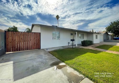 6131 Crittenden Ln, Phoenix, AZ 85033-4649