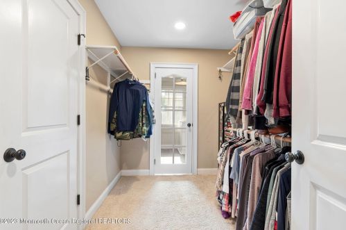 210 White Rd, Little Silver NJ 07739-1137 exterior