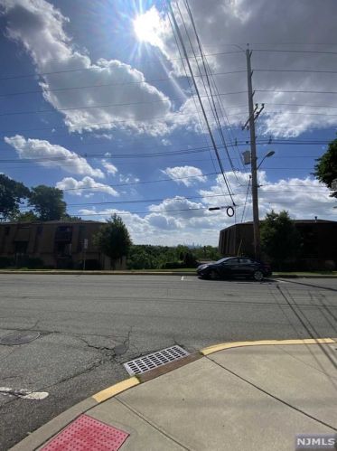 741 Schuyler Ave, Kearny NJ  07032-4224 exterior