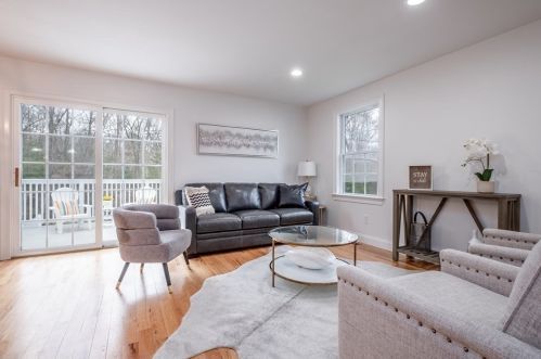 137 Wall St, East Bridgewater MA 02324-1519 exterior