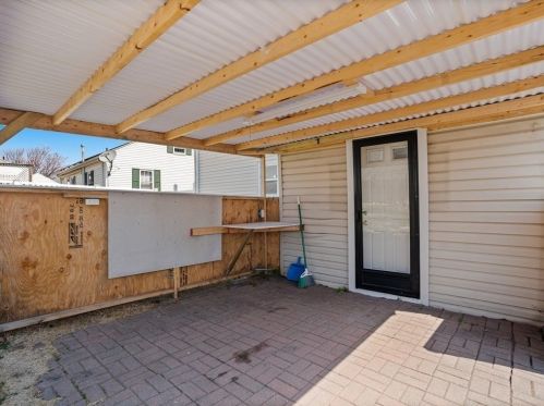 19 Mary St, New Bedford MA 02745-5523 exterior