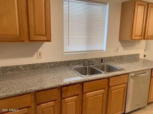 2808 Bethany Home Rd, Phoenix AZ 85015-2441 exterior