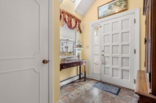 293 Washington St, Gloucester MA 01930-4815 exterior