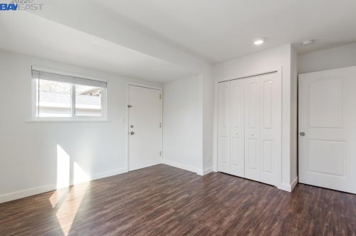 13095 Neptune Dr, San Leandro CA  94577-3130 exterior