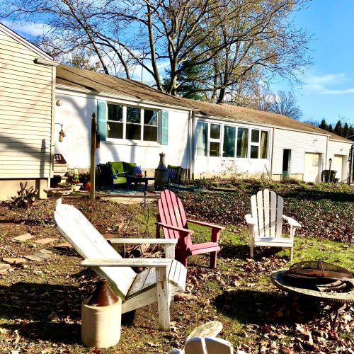 221 Queens Dr, Little Silver, NJ 07739-1630