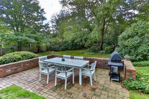 156 Chatham Bars Ave, Chatham MA 02633-2343 exterior