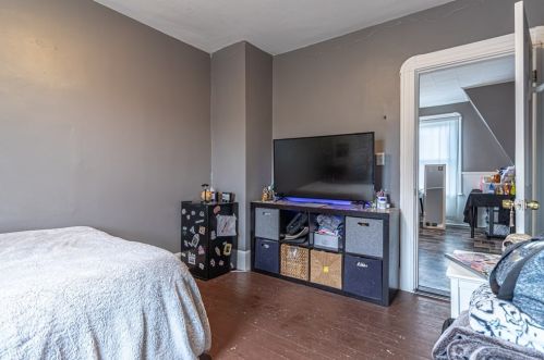 285 Earle St, New Bedford MA 02746-1814 exterior