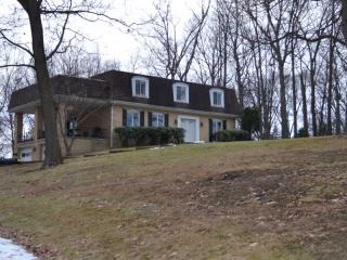 103 Green Gables Mnr, Zelienople, PA 16063-3205