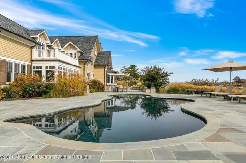 530 Little Silver Pt Rd, Little Silver NJ 07739-1736 exterior