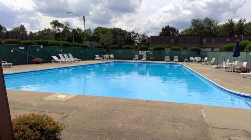 96 Beekman Dr, Agawam MA 01001-2607 exterior