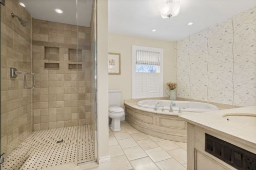 77 Windsor Rd, Newton MA 02468-1504 exterior