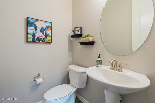 964 Anderson Ave, Phoenix AZ 85023-2208 exterior