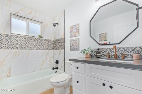 11826 38th Pl, Phoenix AZ  85028-1448 exterior