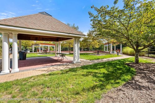 9 Fernwood Dr, Tinton Falls NJ 07712-8713 exterior