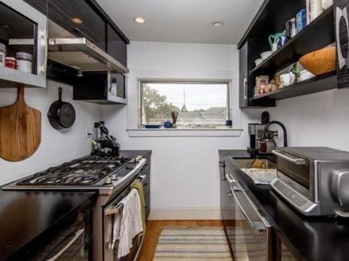 20 Castle Rd, Nahant MA 01908-1147 exterior