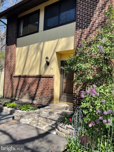 62 Juniper Ct, West Deptford, NJ 08096-2915