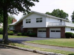 95 Peregrine Rd, Newton, MA 02459-3443