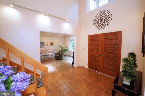 35 Woodlane Rd, Trenton NJ  08648-5543 exterior