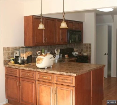 68 South St, Cresskill NJ  07626-1530 exterior