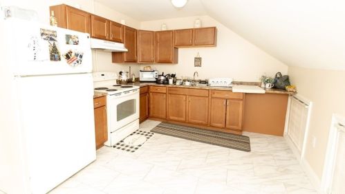 555 Broadway, Fall River MA 02724-2940 exterior