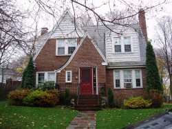 68 Vernon St, Newton, MA 02458-2028