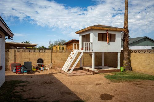 2225 61 Dr, Phoenix AZ 85033-4113 exterior