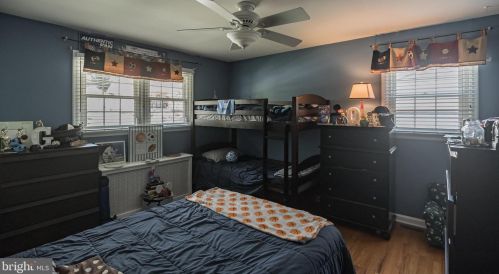 738 Chestnut Ave, West Deptford NJ 08097-1606 exterior