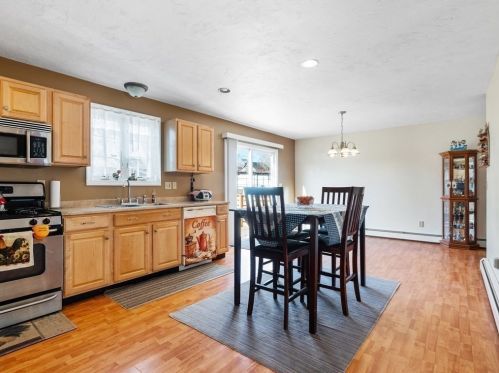 305 Detroit St, Fall River MA 02721-4904 exterior