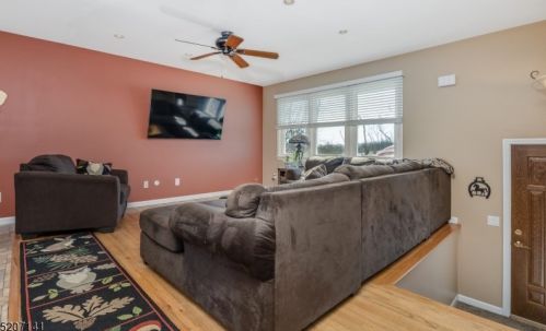 370 Shire Rd, Milford NJ  08848-1720 exterior