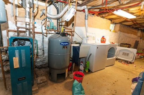 480 Salisbury St, Worcester MA 01609-1307 exterior