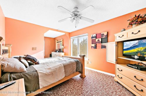 82 Buckingham Dr, Jackson Twp NJ 08527-2640 exterior