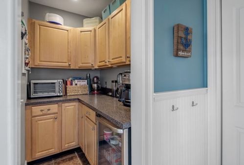 6 Chestnut Rd, Hingham MA 02043-1415 exterior