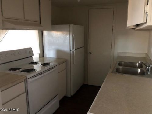 4255 67 Dr, Phoenix AZ 85033-8247 exterior