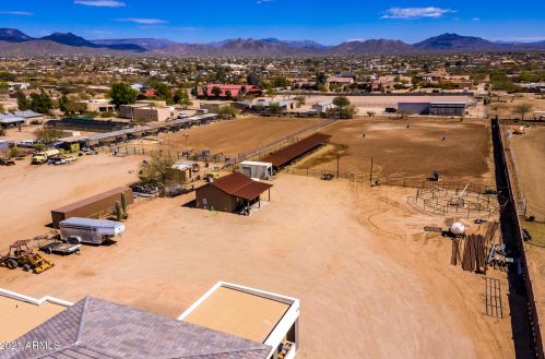 35205 3rd Ave, Phoenix AZ 85027-5908 exterior