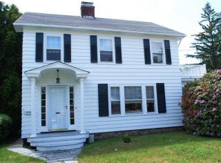 394 Burncoat St, Worcester, MA 01606-1542