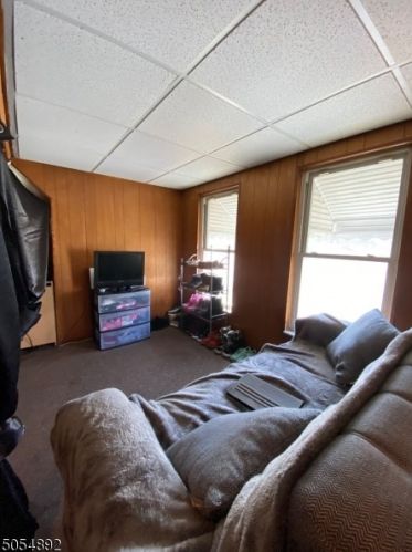 105 Baldwin Pl, Belleville NJ 07109-1742 exterior