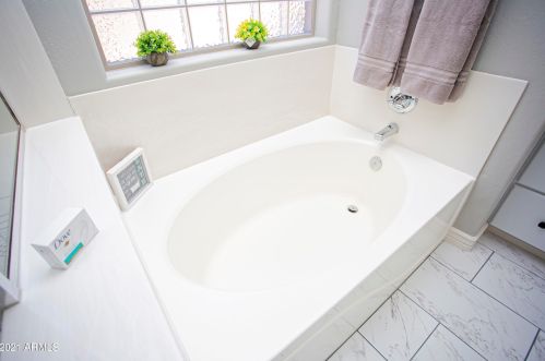 35318 31st Dr, Phoenix AZ  85086-2127 exterior