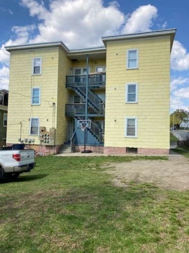 26 Catharine St, Worcester MA 01605-2741 exterior