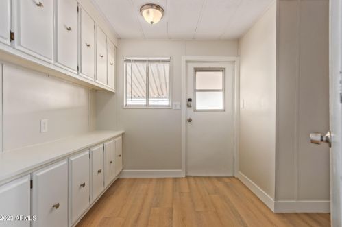 424 Charleston Ave, Phoenix AZ  85022-1529 exterior