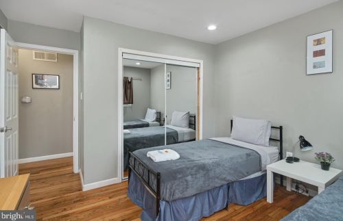 740 20th St, Philadelphia PA  19130-2004 exterior