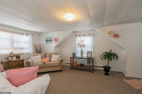 54 Meacham St, Belleville NJ 07109-1935 exterior