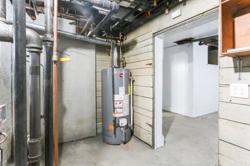 11 Hadwen Ln, Worcester MA 01602-2613 exterior