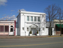 1253 Washington St, Newton, MA 02465-2128