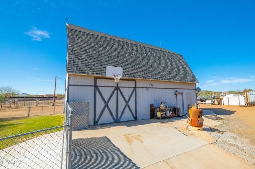 906 Carlise Rd, Phoenix AZ 85086-7479 exterior