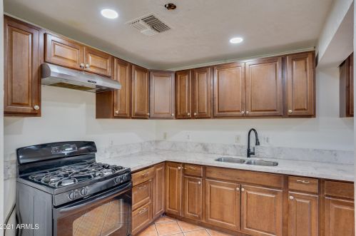 2031 37 Dr, Phoenix AZ 85053-2807 exterior