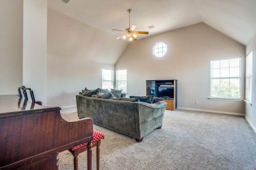 2709 Oakland Hl Dr, Plano TX 75025-6448 exterior