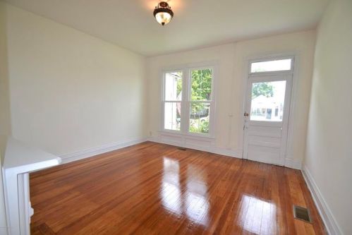 1138 Ash St, Louisville, KY 40217-1232