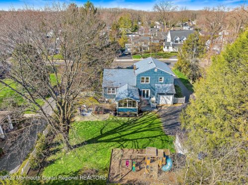 450 Branch Ave, Little Silver NJ  07739-1111 exterior