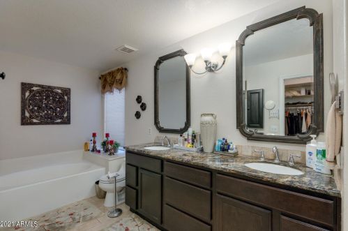 18623 43rd St, Phoenix AZ 85050-8769 exterior