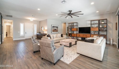 5311 2nd St, Phoenix AZ 85085-7756 exterior